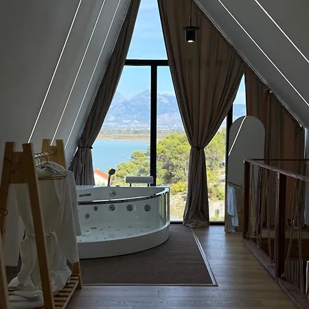 ヴィラ Lakeside *