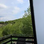 Lakeside & Jacuzzi