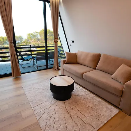 Villa Lakeside Villas&jacuzzi *